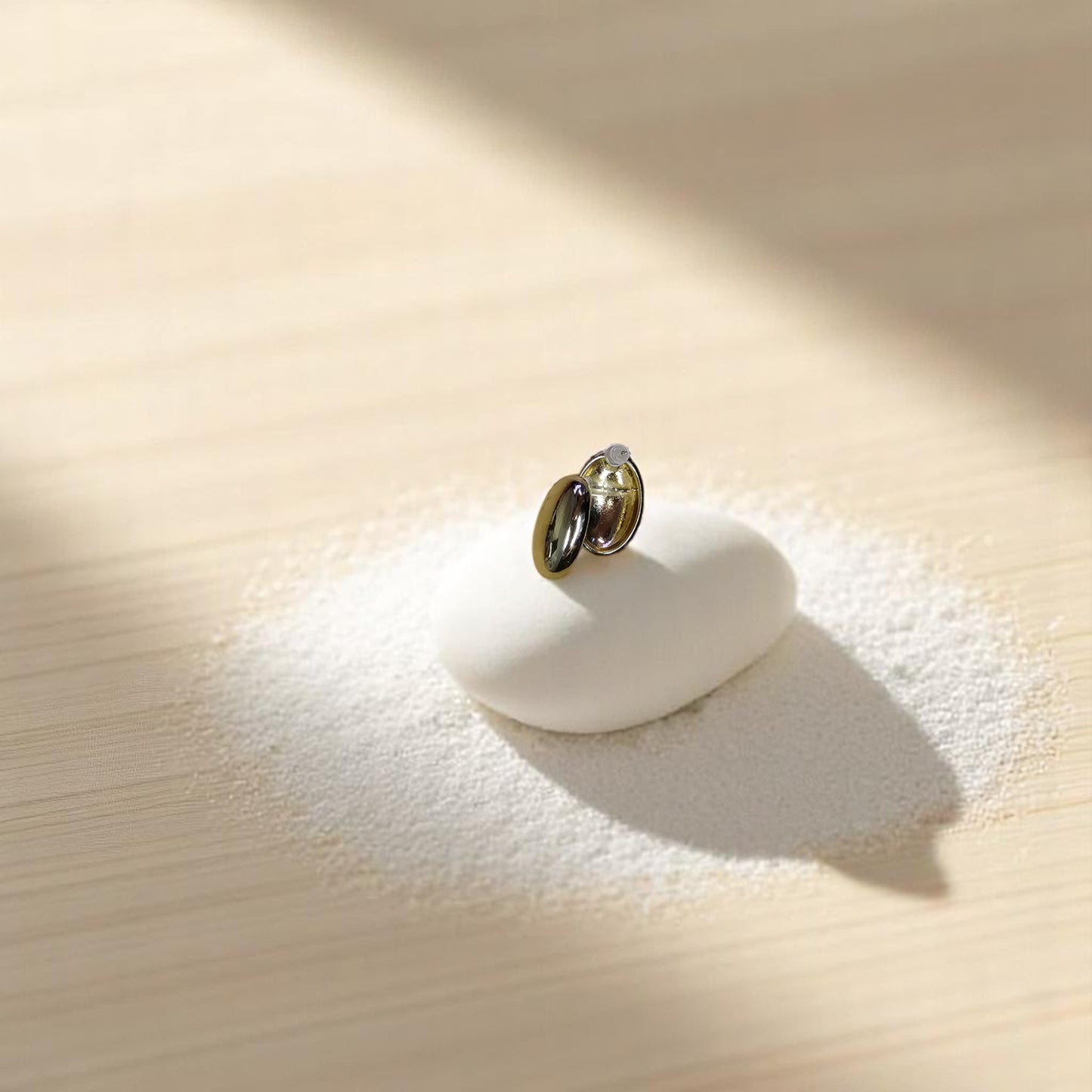 Aretes Óvalo Dorado en Acero Inoxidable