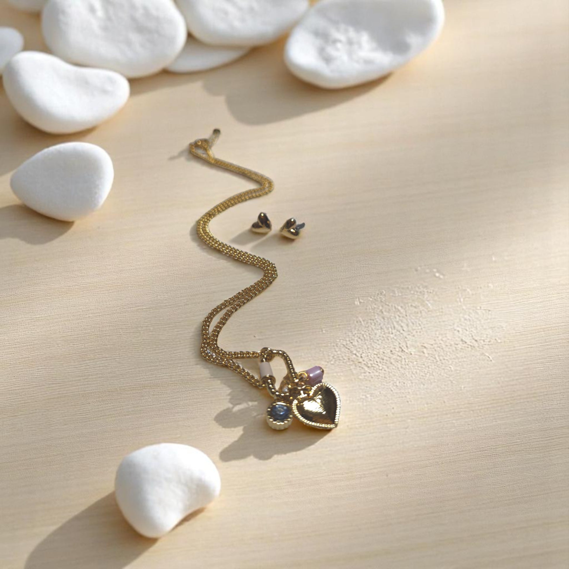 Set de collar con aretes de corazón a juego