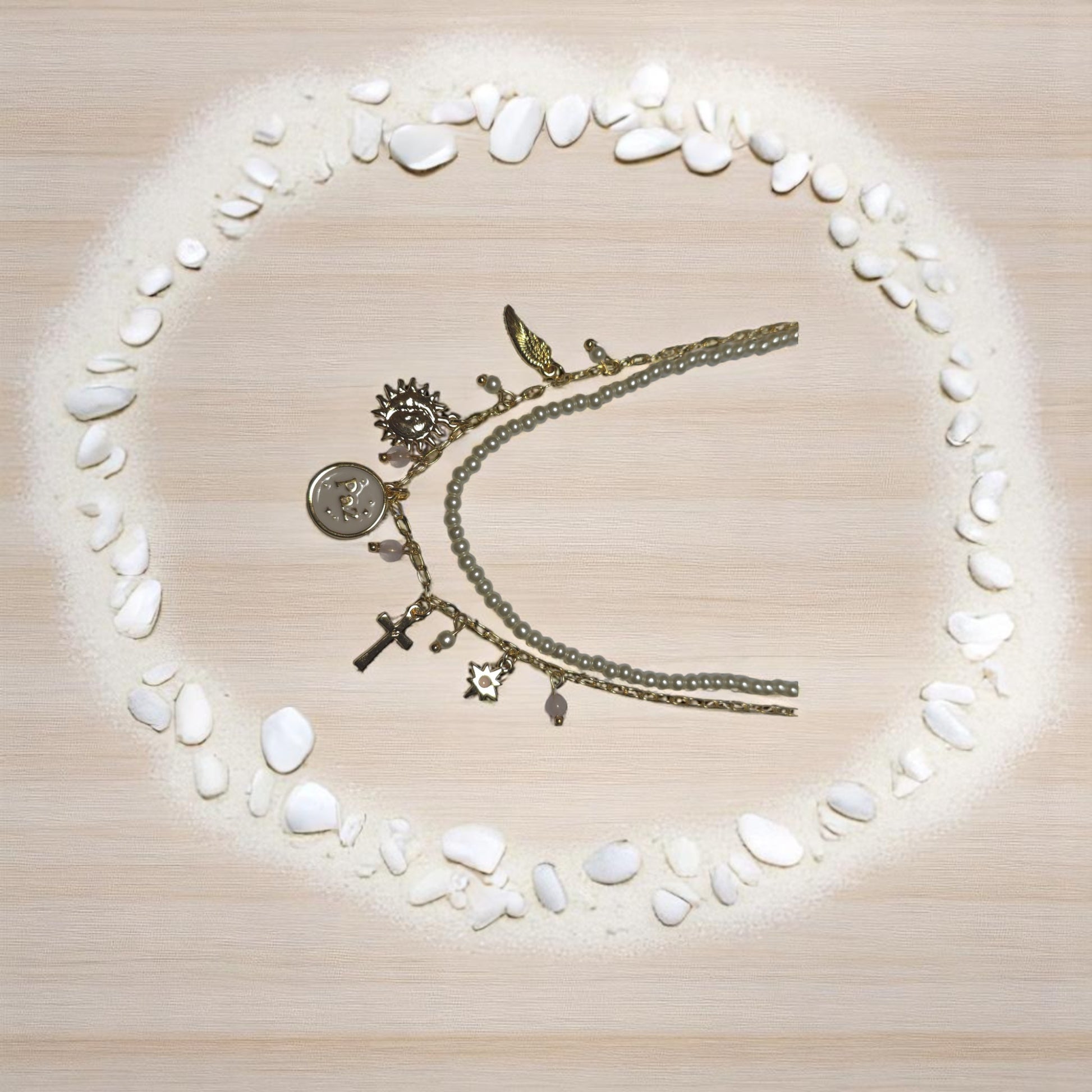 Collar espiritual con cruz, sol, estrella y ala angelical