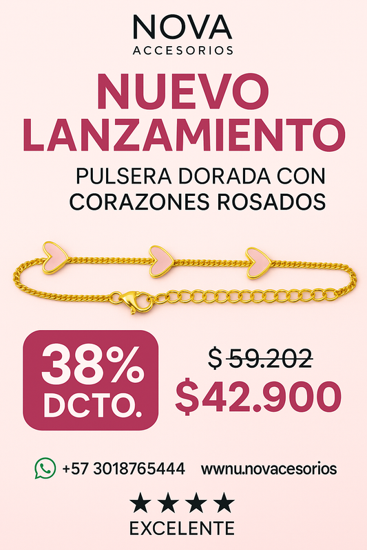 Detalle de los corazones rosa en la pulsera con cadena dorada